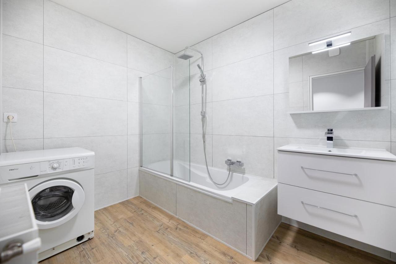 Residence 3 Etoiles Les Themes Proche Lux, Metz, Cattenom Hayange ภายนอก รูปภาพ